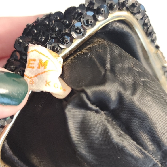 Vintage Handmade in Hong Kong JEM Black Beaded Coin Purse, gold clasp closure. - Picture 9 of 11